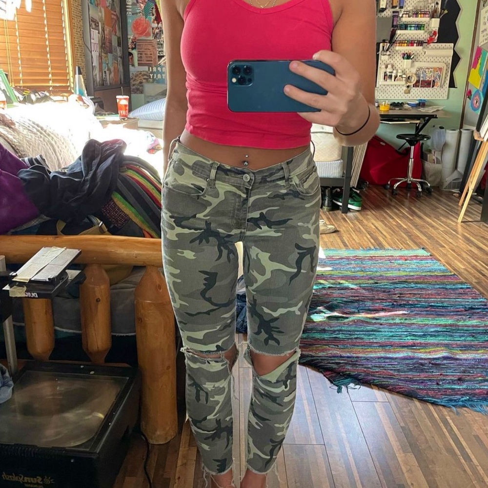 camo ripped skinny jean